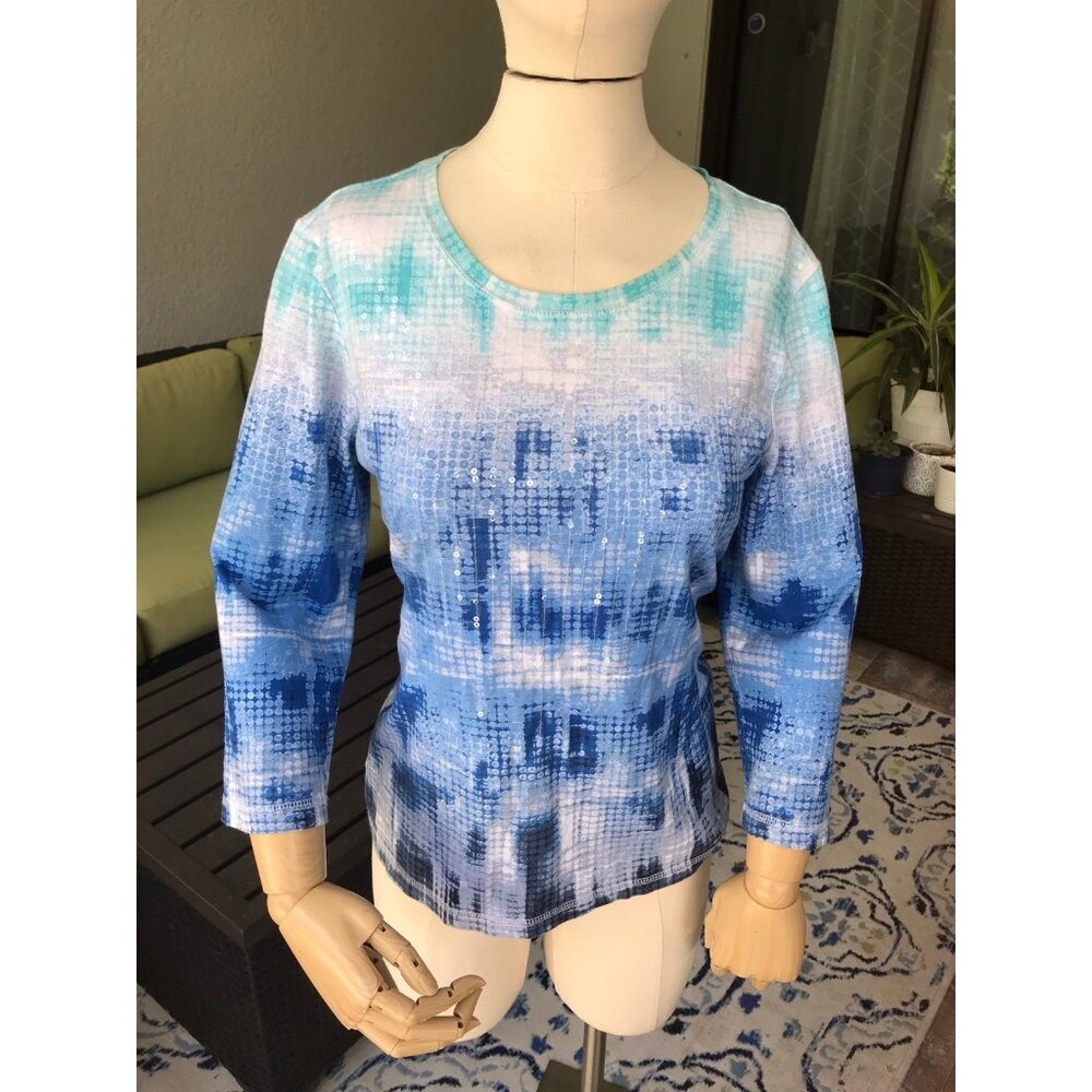 Chicos weekends size 0 shades of blue and white 3/4 sleeve shirt/blouse (size S)